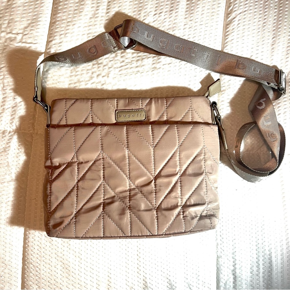 Bugatti Courtyard Crossbody Bag